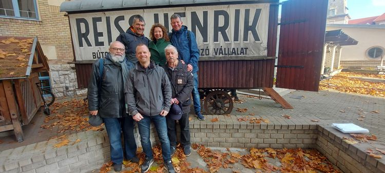 Bútorszállítóból rádióstúdió – 100 éves a magyar rádiózás